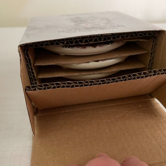 Chic and Tonic Stoneware Coasters Set Of 4 Round 4 Inch w/ Floral Pattern - Picture 7 of 7